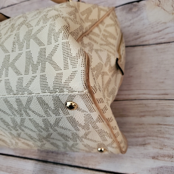 Michael Kors Large Signature MK Satchel - Picture 9 of 12